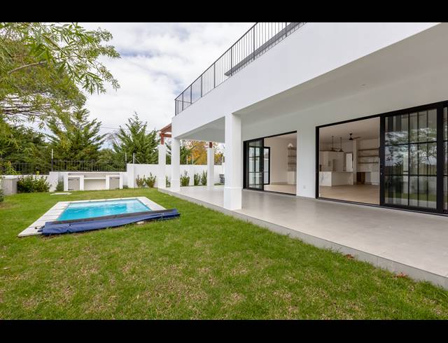 4 BEDROOM GATED ESTATE RENTED IN CONSTANTIA